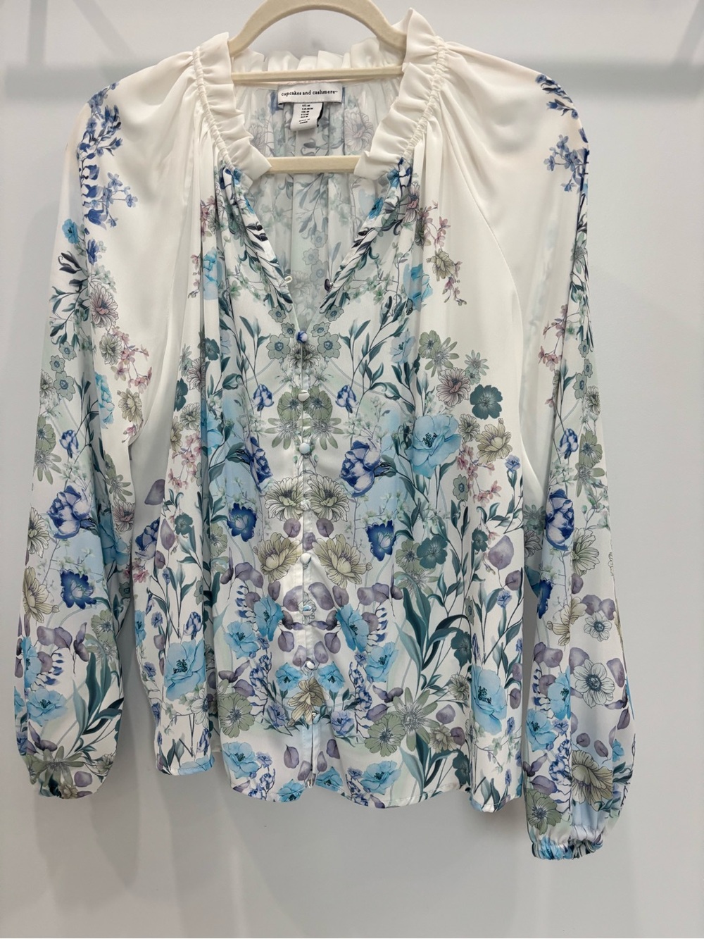cupcakes & cashmere Cream Floral Button-Front Blouse